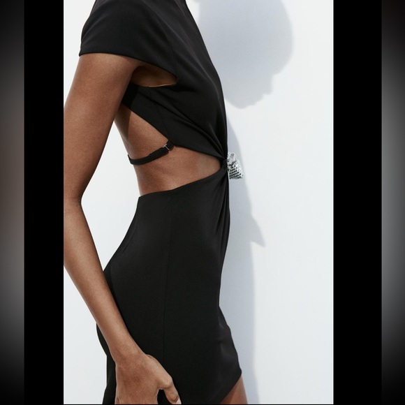 JEWEL BOW CUT OUT DRESS - Picture 4 of 11